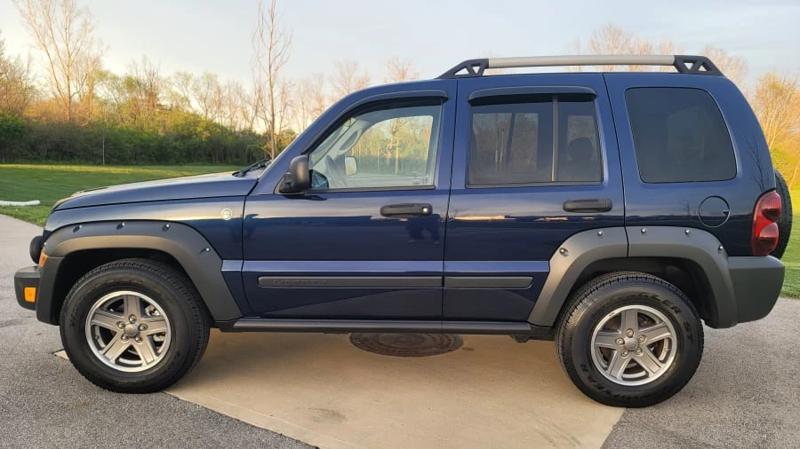 2006 Jeep KJ Liberty - Image 2 of 23