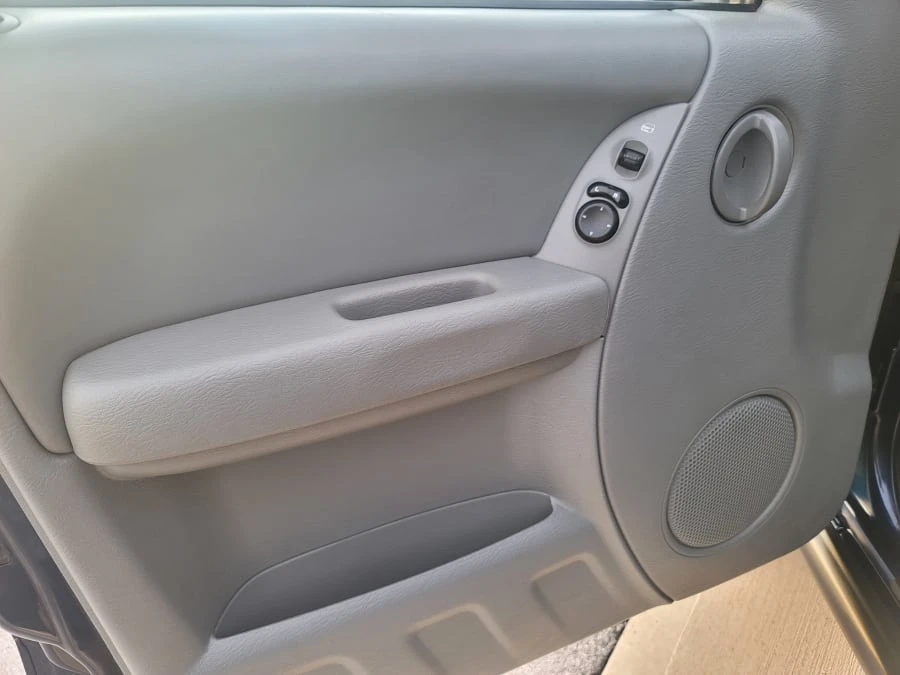 2006 Jeep KJ Liberty - Image 13 of 23