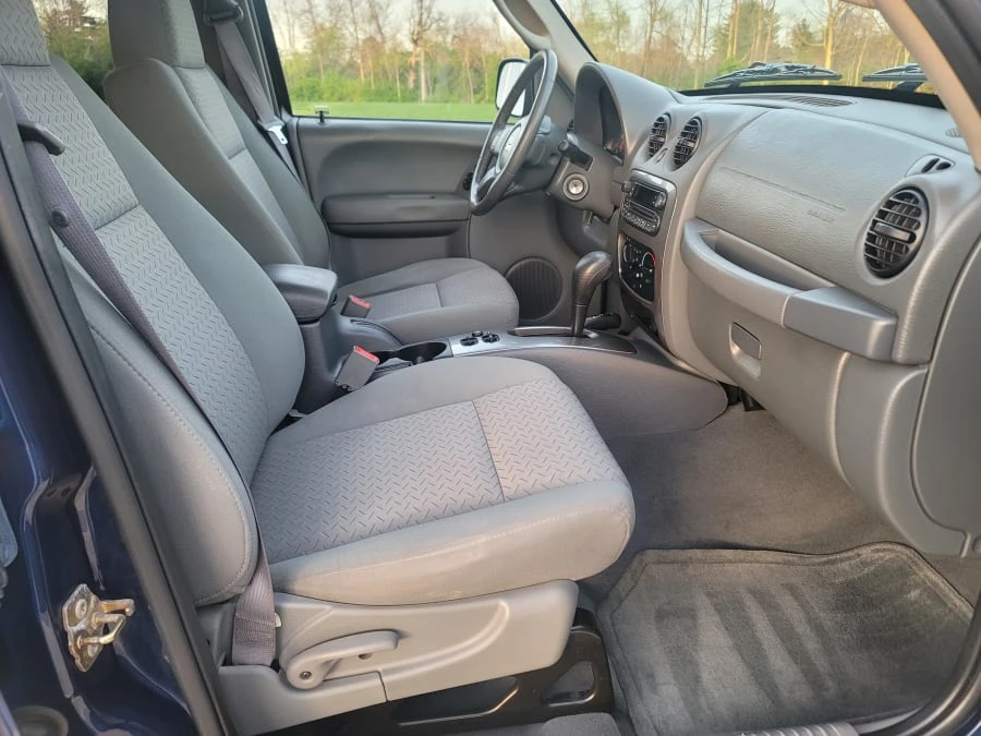 2006 Jeep KJ Liberty - Image 17 of 23