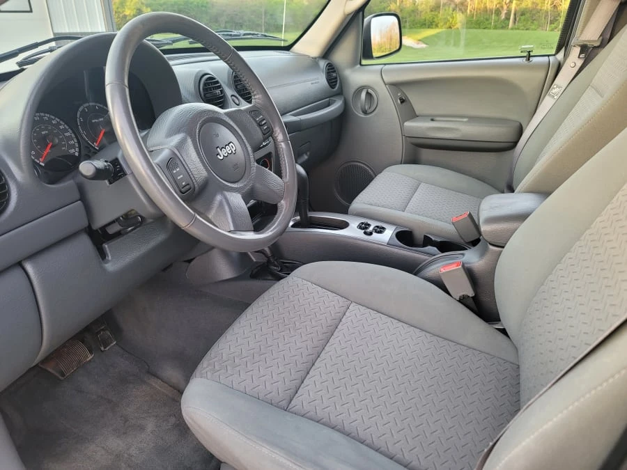 2006 Jeep KJ Liberty - Image 10 of 23