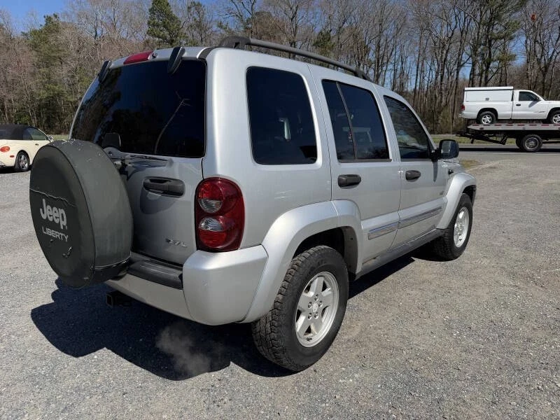 2006 Jeep KJ Liberty - Image 9 of 21