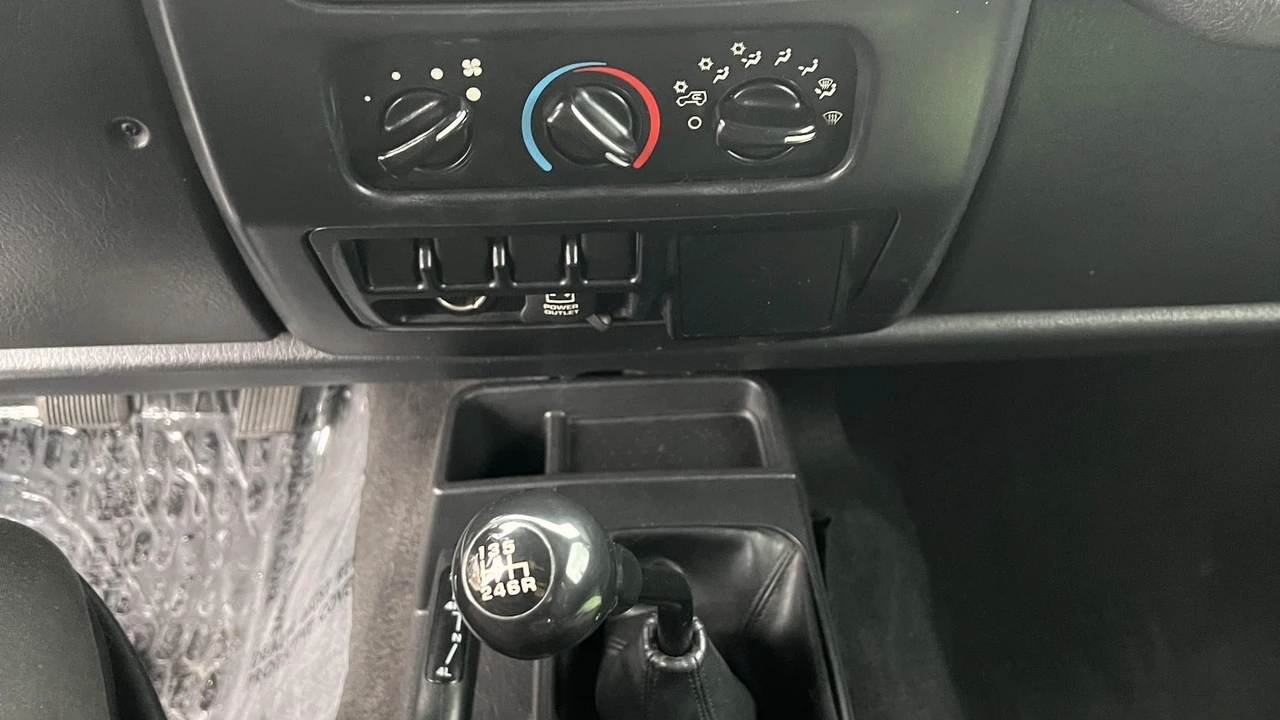 2006 Jeep TJ Wrangler - Image 14 of 23