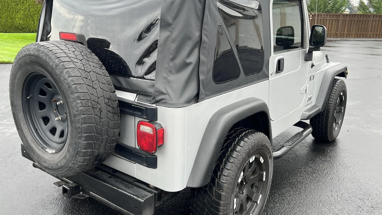 2006 Jeep TJ Wrangler - Image 22 of 23