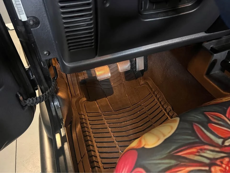 2006 Jeep Wrangler - Image 9 of 9