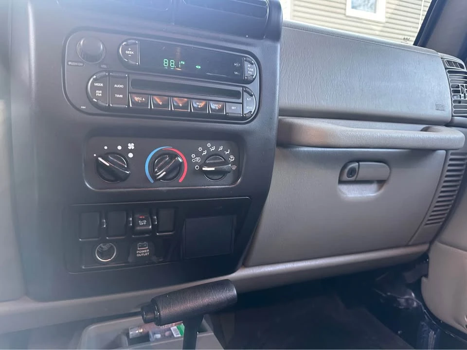 2006 Jeep TJ Wrangler - Image 16 of 19