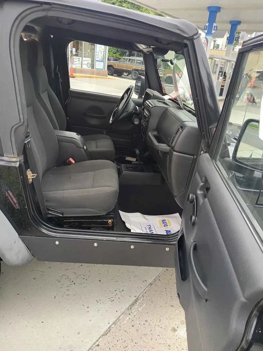 2006 Jeep TJ Wrangler - Image 6 of 7