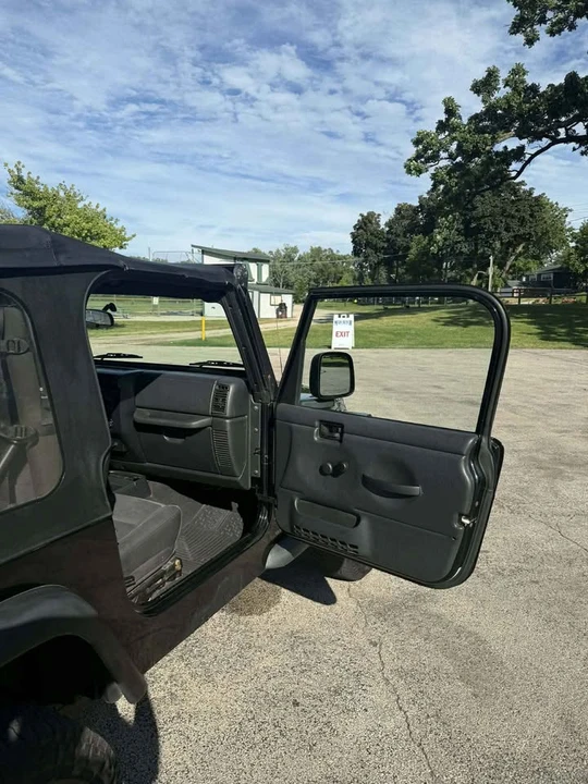 2006 Jeep TJ Wrangler - Image 15 of 17
