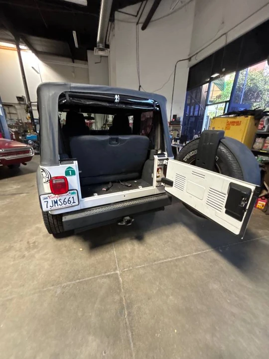 2006 Jeep TJ Wrangler - Image 9 of 15