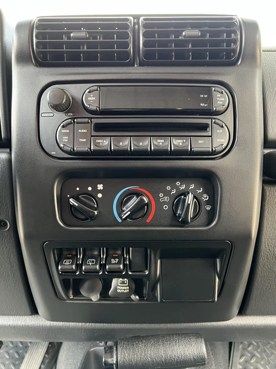 2006 Jeep TJ Wrangler - Image 28 of 31