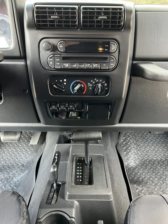 2006 Jeep TJ Wrangler - Image 29 of 31