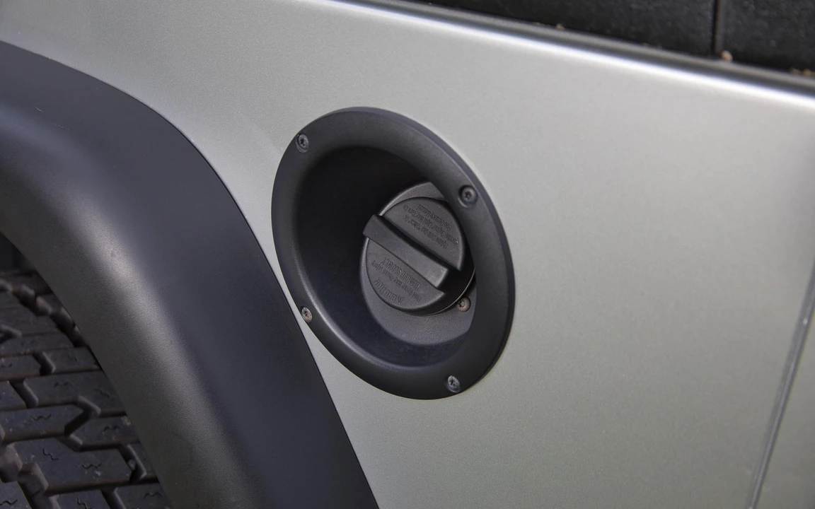 2006 Jeep TJ Wrangler - Image 29 of 31