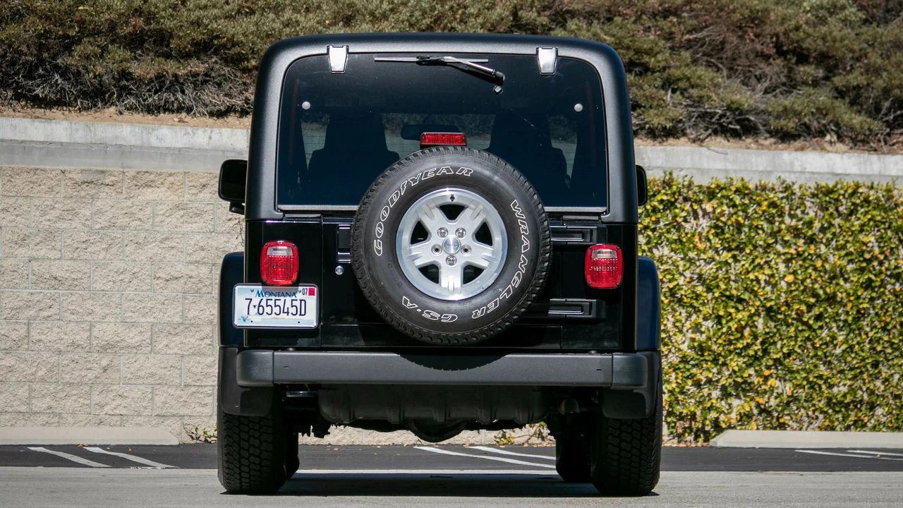 2006 Jeep TJ Wrangler - Image 15 of 19
