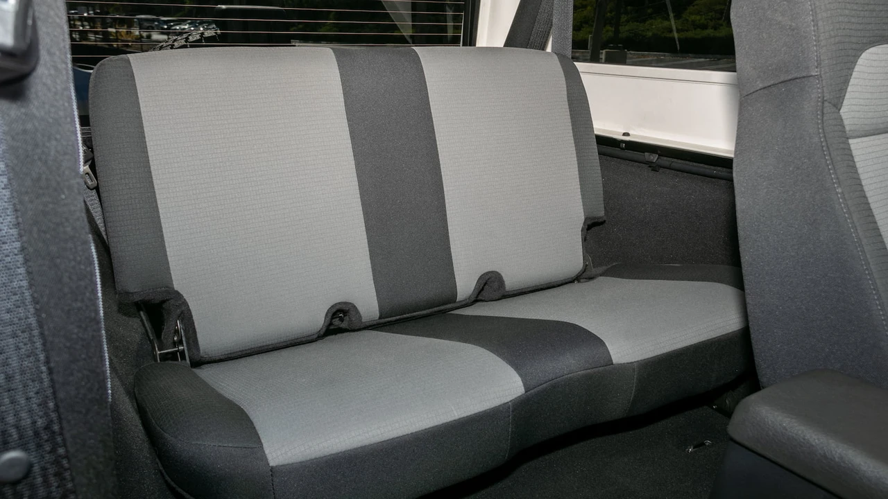 2006 Jeep TJ Wrangler - Image 18 of 19