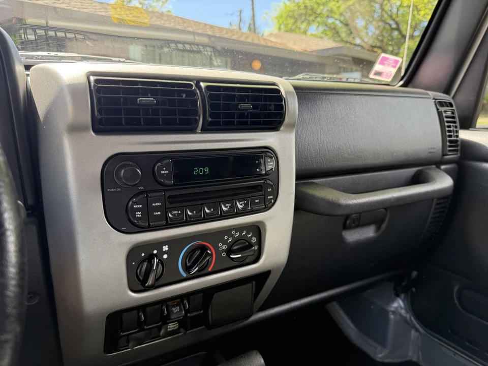2006 Jeep TJ Wrangler - Image 22 of 31