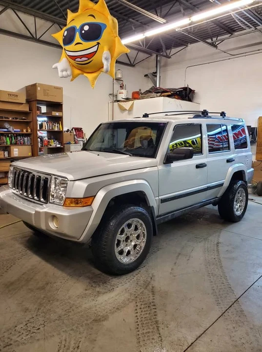 2006 Jeep Commander - Image 2 of 13