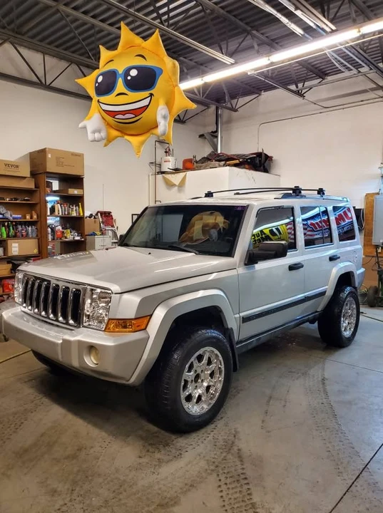 2006 Jeep Commander - Image 10 of 13