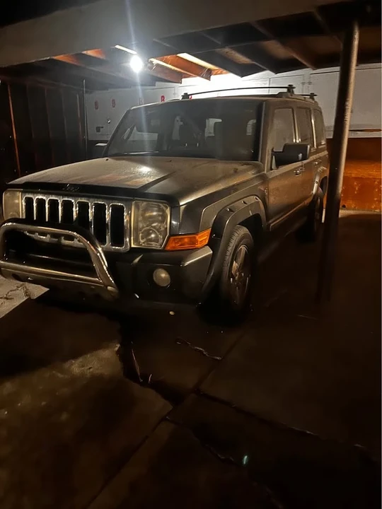 2006 Jeep Commander - Image 2 of 3