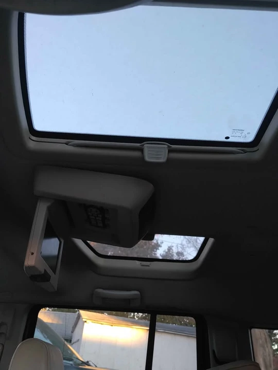 2006 Jeep Commander - Image 8 of 11