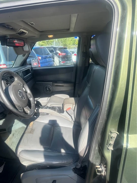 2006 Jeep Commander - Image 3 of 4