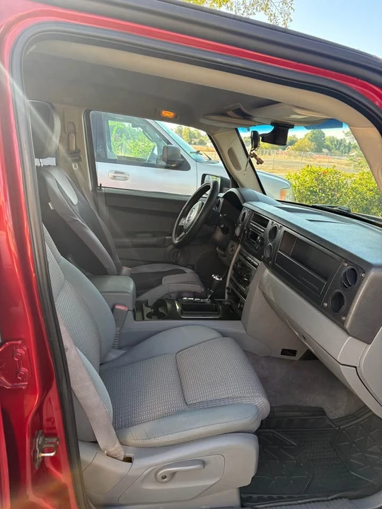 2006 Jeep Commander - Image 8 of 12