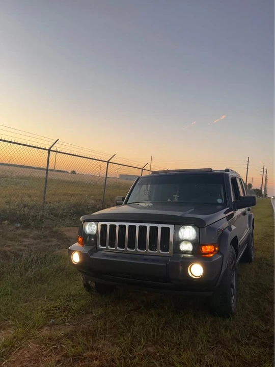 2006 Jeep Commander - Image 2 of 4