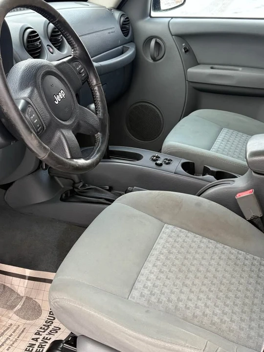 2006 Jeep KJ Liberty - Image 7 of 8