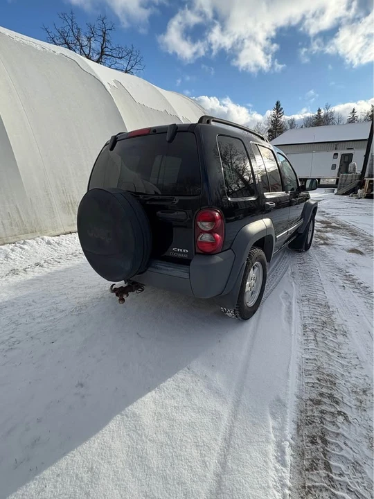 2006 Jeep KJ Liberty - Image 2 of 8