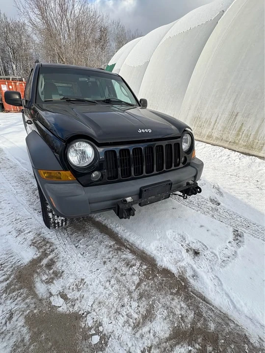 2006 Jeep KJ Liberty - Image 3 of 8