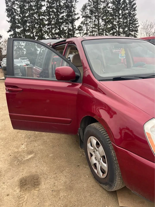 2006 Kia - Image 8 of 8
