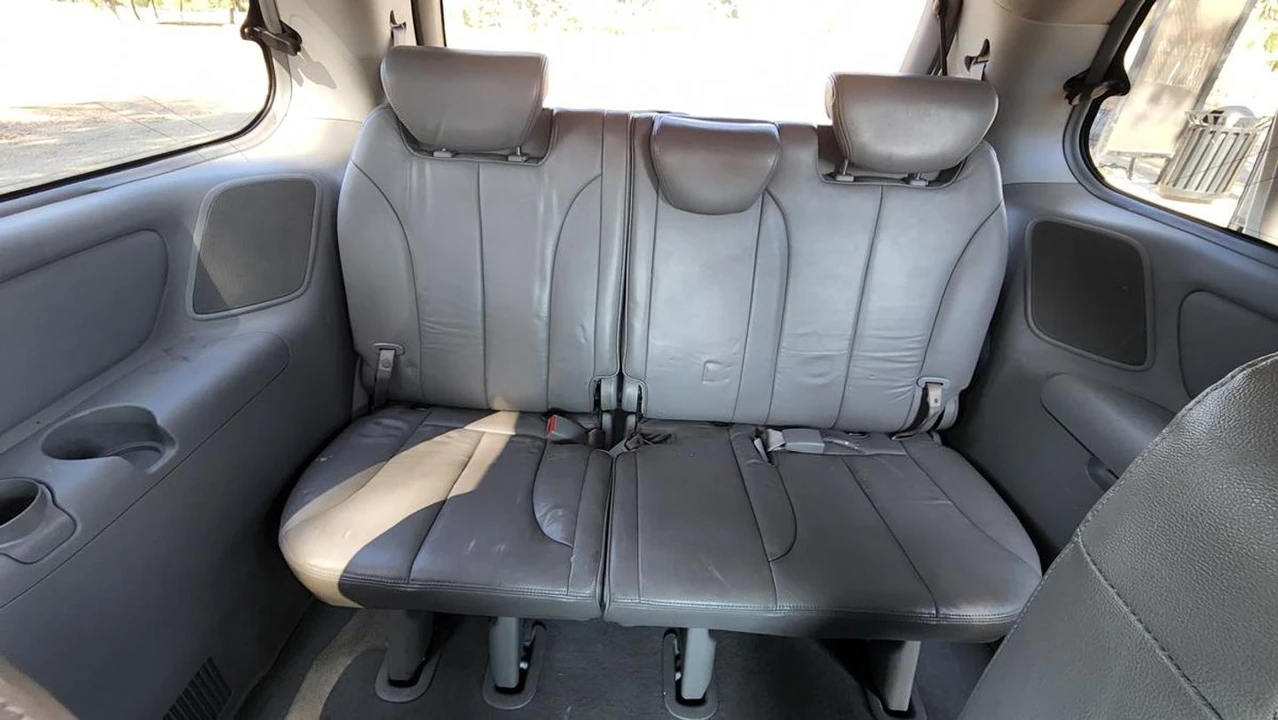 2006 Kia Carnival - Image 21 of 21