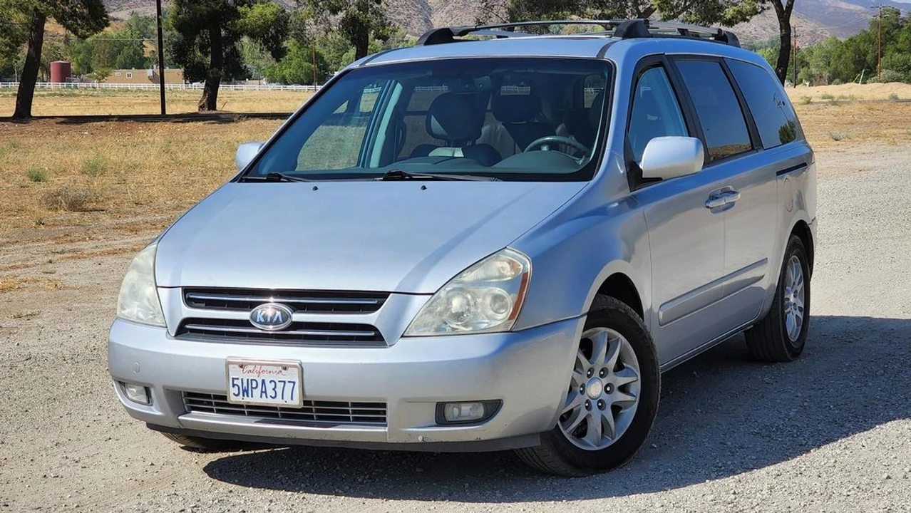 2006 Kia Carnival - Image 5 of 12