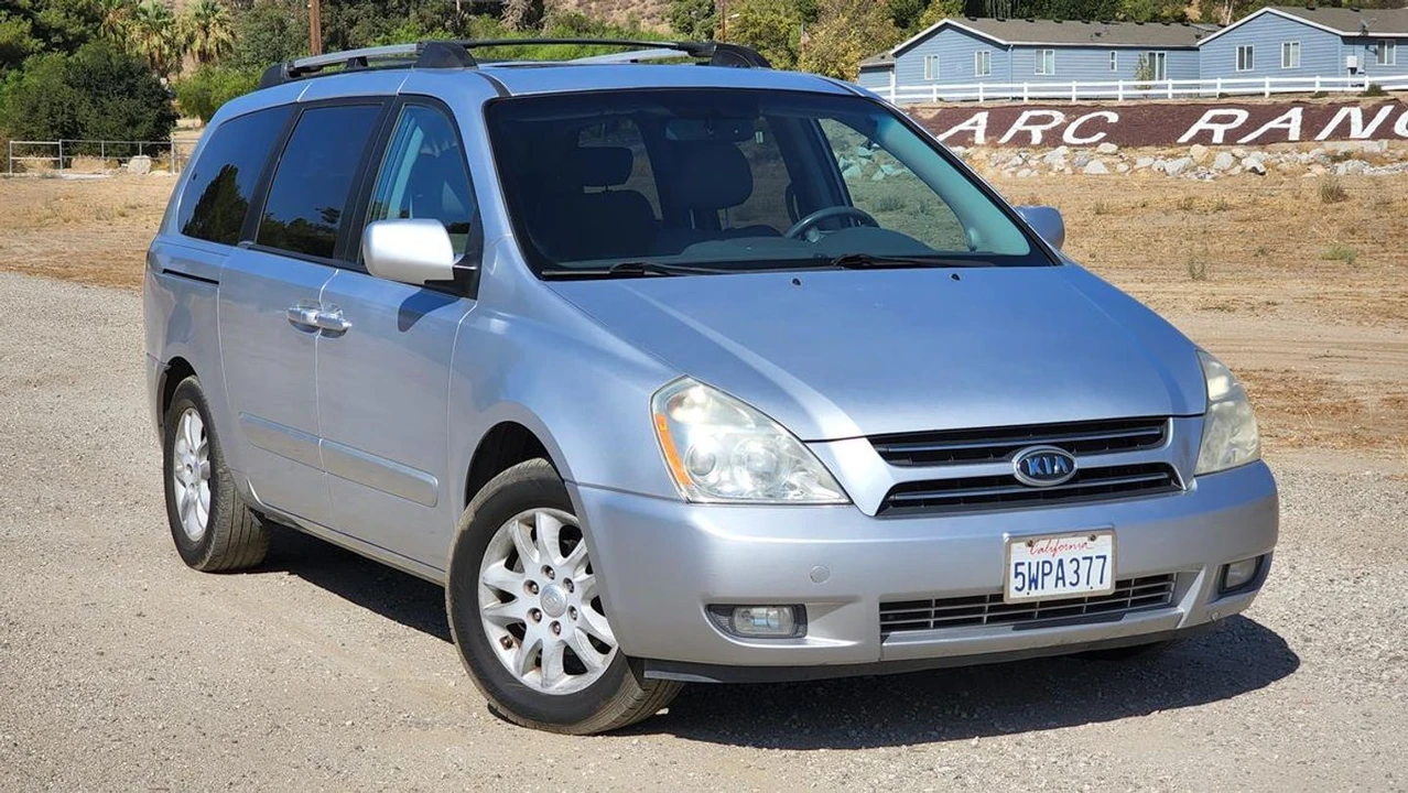 2006 Kia Carnival - Image 4 of 12