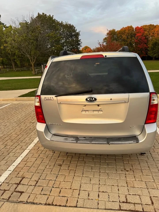 2006 Kia Carnival - Image 4 of 9