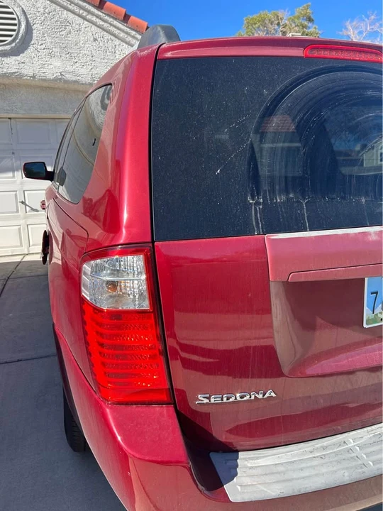 2006 Kia Carnival - Image 5 of 8