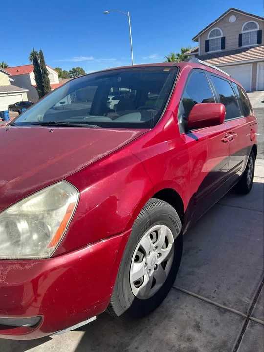 2006 Kia Carnival - Image 2 of 8