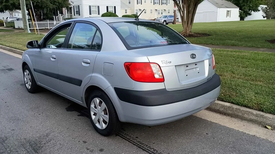 2006 Kia Rio - Image 6 of 8