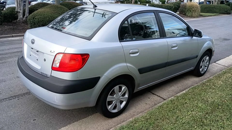 2006 Kia Rio - Image 6 of 10