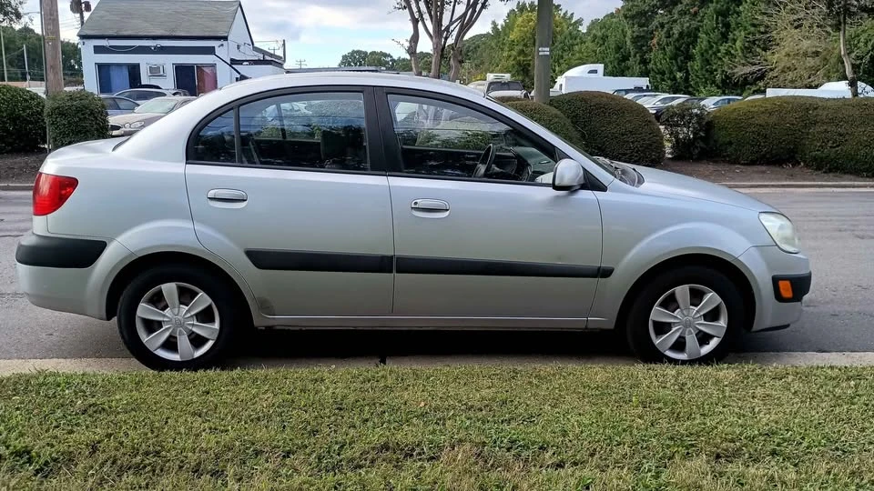 2006 Kia Rio - Image 2 of 8