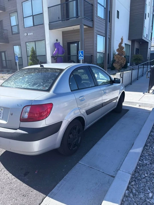 2006 Kia Rio - Image 2 of 4