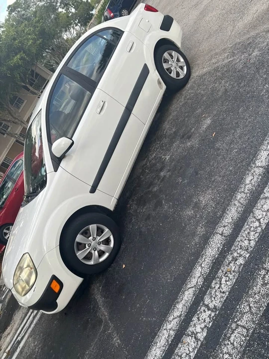 2006 Kia Rio - Image 2 of 6