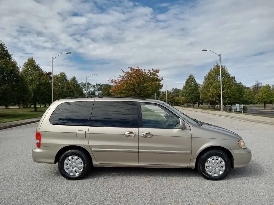 2006 Kia Carnival - Image 18 of 20