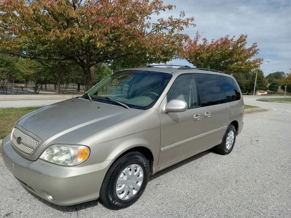 2006 Kia Carnival - Image 17 of 20