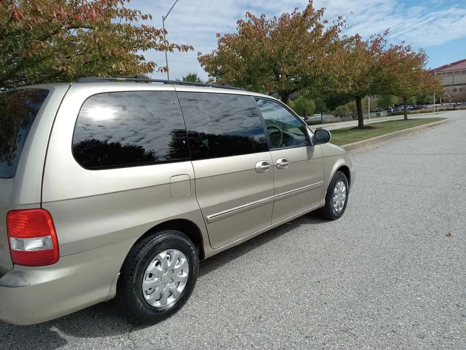 2006 Kia Carnival - Image 3 of 20