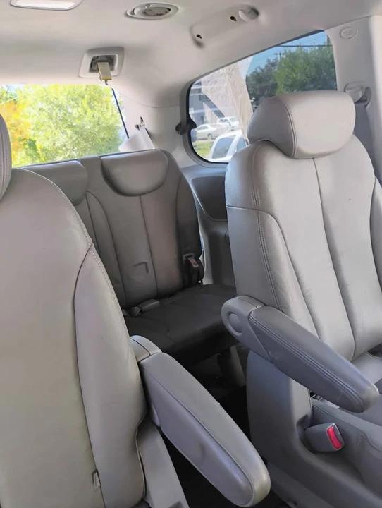 2006 Kia Carnival - Image 5 of 17