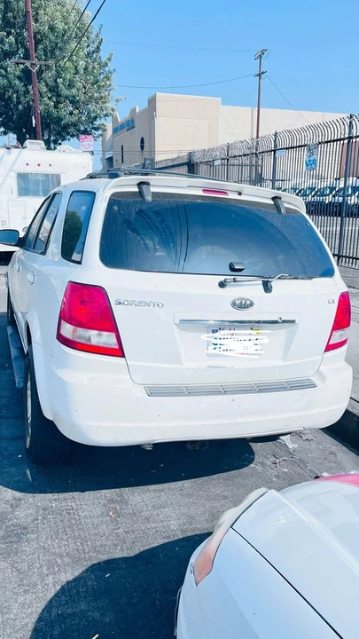 2006 Kia Sorento - Image 2 of 2