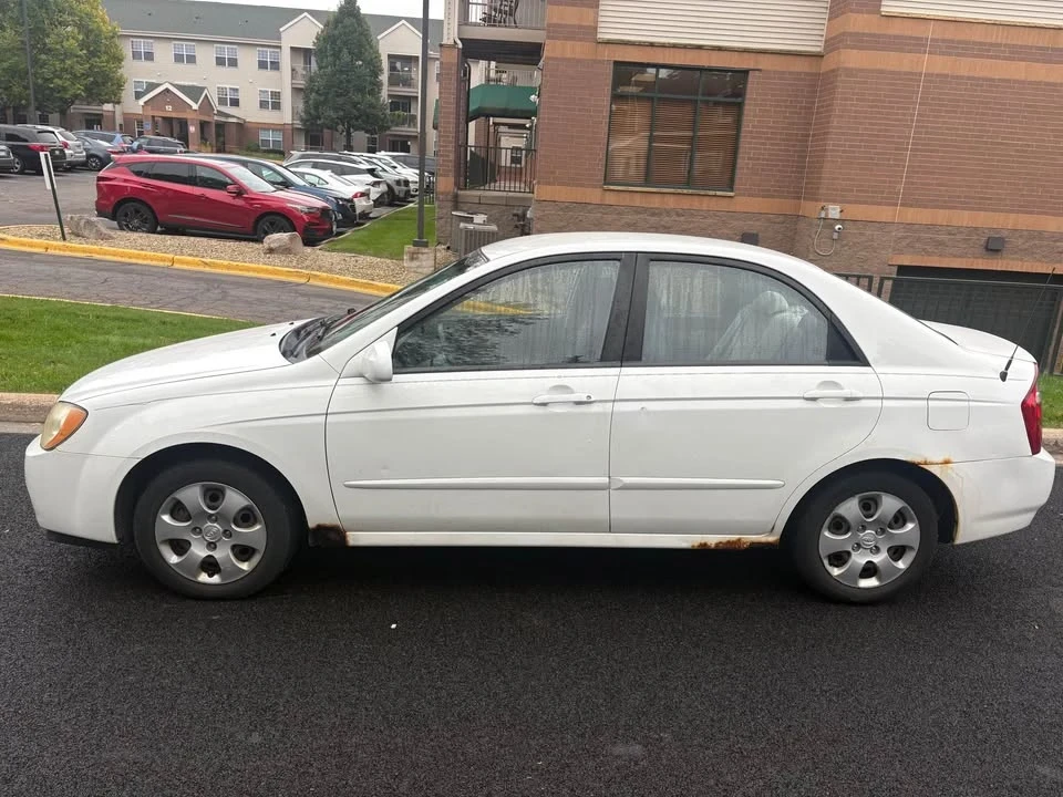 2006 Kia Spectra - Image 3 of 4