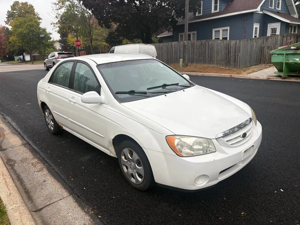 2006 Kia Spectra - Image 2 of 4