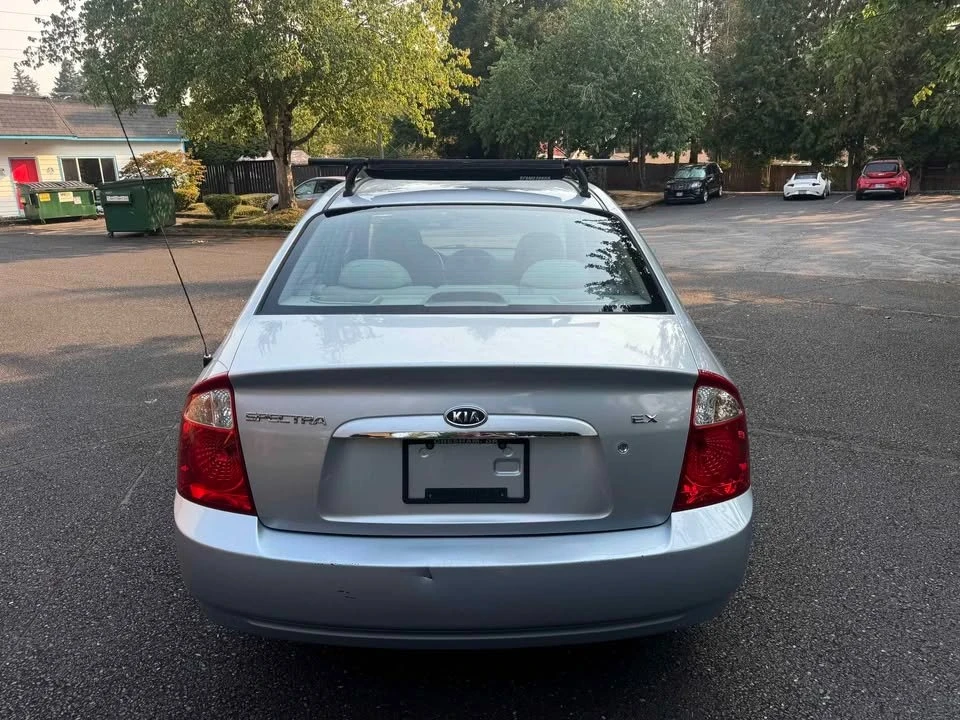 2006 Kia Spectra - Image 6 of 8