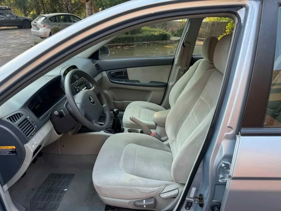 2006 Kia Spectra - Image 5 of 8
