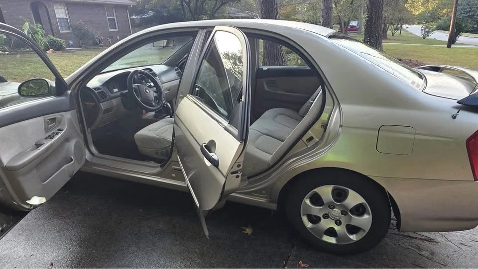 2006 Kia Spectra - Image 7 of 10